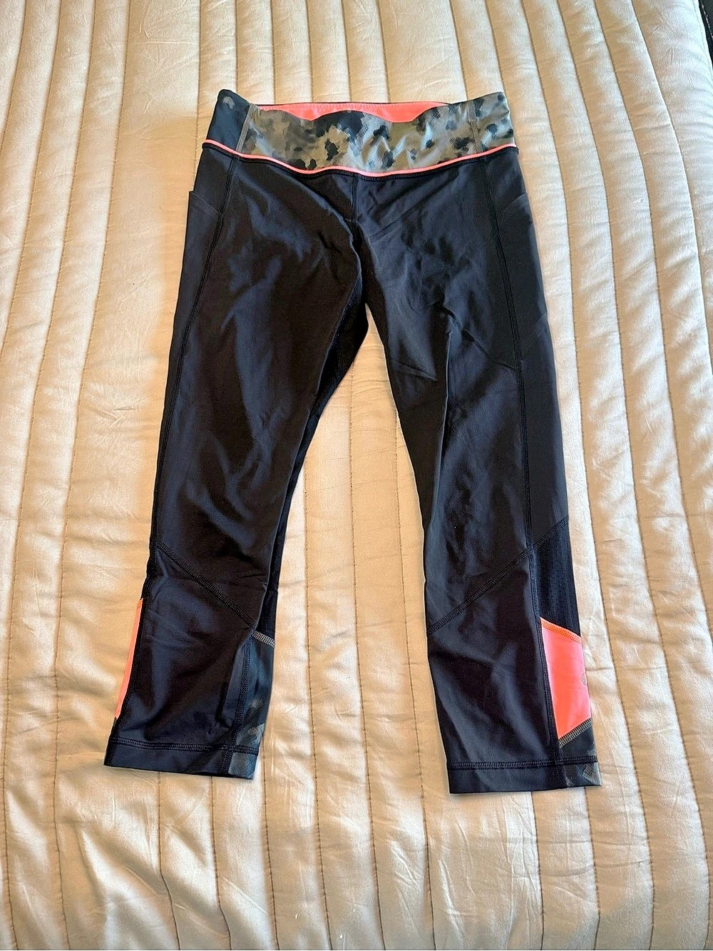 Lululemon Speed Up Crop 21" Black & Pink Animal Print Leggings